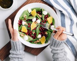 سالاد اسفناج و انار